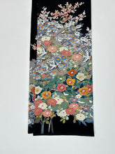 画像をギャラリービューアに読み込む, 【予約品】花尽くし模様友禅染・黒留袖【フォーマルシュッケニ】
