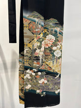 画像をギャラリービューアに読み込む, 花車古典模様【黒留袖】

