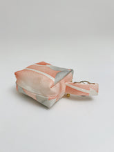 画像をギャラリービューアに読み込む, 紗綾型地紋に暈し花絵模様【小】
