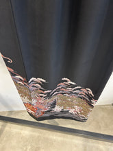 画像をギャラリービューアに読み込む, 芝檜垣に花車模様【黒留袖】
