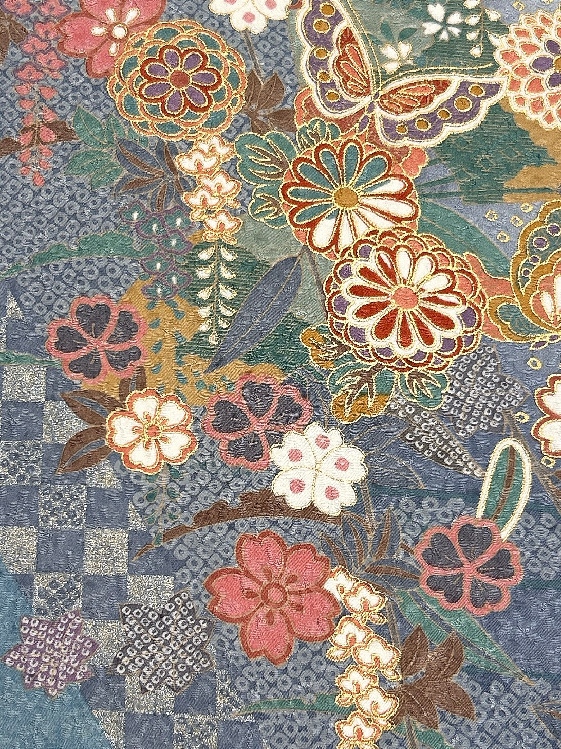 華織り地模様に金彩縁・花蝶模様【ブラウス】