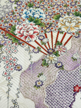 画像をギャラリービューアに読み込む, 変わり波地紋に花扇金彩縁【ブラウス】
