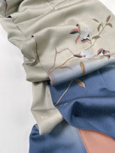 画像をギャラリービューアに読み込む, 【予約品】華紗綾型地紋に手描き絵模様
