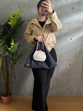 画像をギャラリービューアに読み込む, 炭黒色【ケニあずま中】
