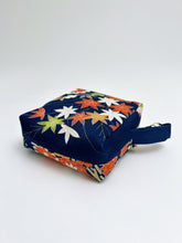 画像をギャラリービューアに読み込む, 鮫小紋地紋に楓菊荻模様【大】
