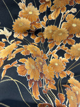 画像をギャラリービューアに読み込む, 花模様【黒留袖】
