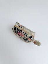 画像をギャラリービューアに読み込む, 杜若に槌車菖蒲銀彩模様【大】
