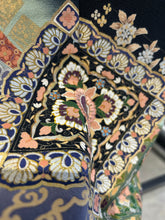 画像をギャラリービューアに読み込む, 更紗刺繍・金彩絵尽くし暈し染め【黒留袖
