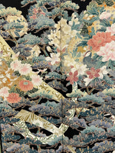 画像をギャラリービューアに読み込む, 松短冊に花鳥模様友禅染【黒留袖】
