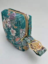 画像をギャラリービューアに読み込む, 浅葱色扇に蝶草花模様【中】
