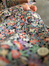 画像をギャラリービューアに読み込む, 鹿・壺・花鳥模様デジタル友禅【M】
