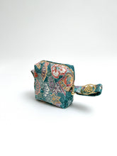 画像をギャラリービューアに読み込む, 浅葱色扇に蝶草花模様 【小】
