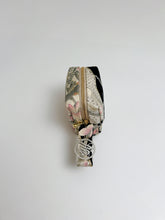 画像をギャラリービューアに読み込む, 杜若に槌車菖蒲銀彩模様【小】
