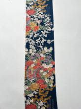 画像をギャラリービューアに読み込む, 花車絵に枝梅菊菖蒲模様【M】
