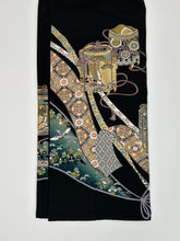 画像をギャラリービューアに読み込む, 【予約品】金駒刺練に貝桶吉祥花模様黒留袖【フォーマルシュッケニ】
