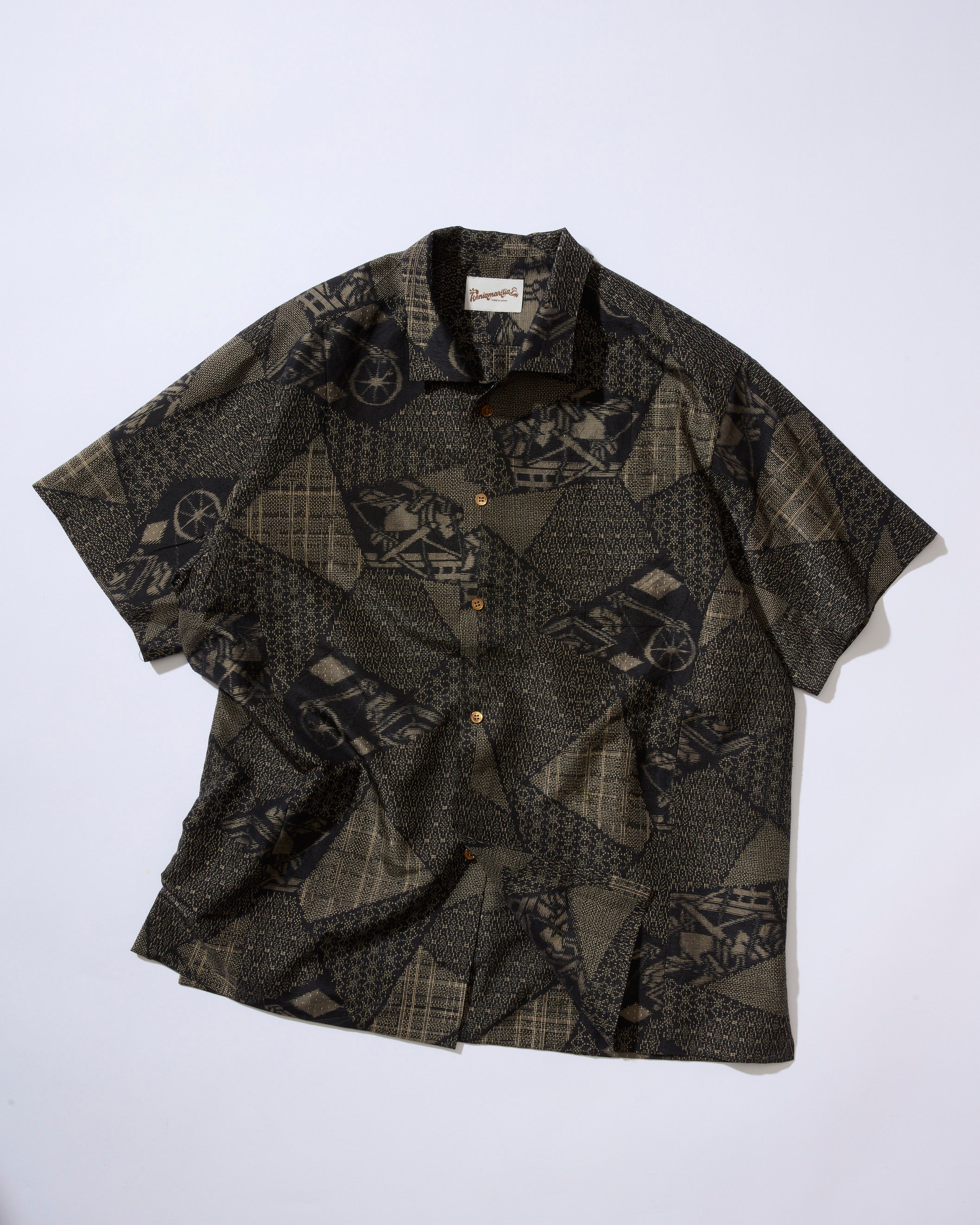 CCE74D39-4DFF-4BD9-AEB7-