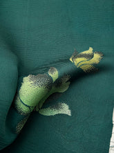 画像をギャラリービューアに読み込む, 流水地紋に花織模様【六つ釦】
