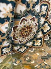 画像をギャラリービューアに読み込む, 更紗絵に金駒縁金彩古典模様【黒留袖】
