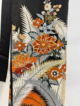 画像をギャラリービューアに読み込む, アンティーク唐草花模様【黒留袖】
