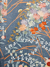 画像をギャラリービューアに読み込む, 【予約品】のり散らし地に花葉尽くし模様
