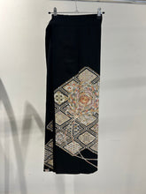 画像をギャラリービューアに読み込む, 正倉院模様鏡絵【黒留袖】
