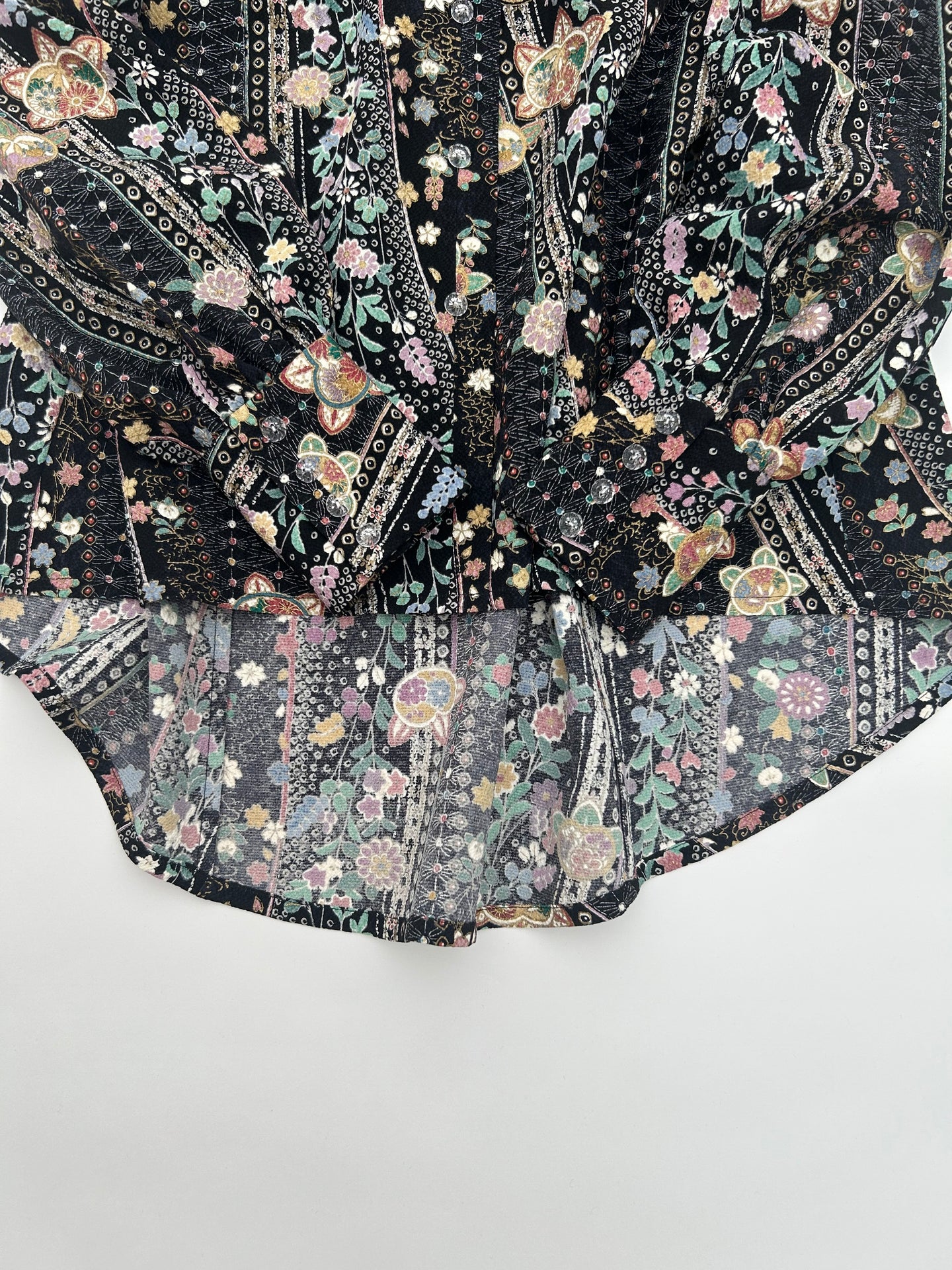 金彩縁桔梗古典柄模様