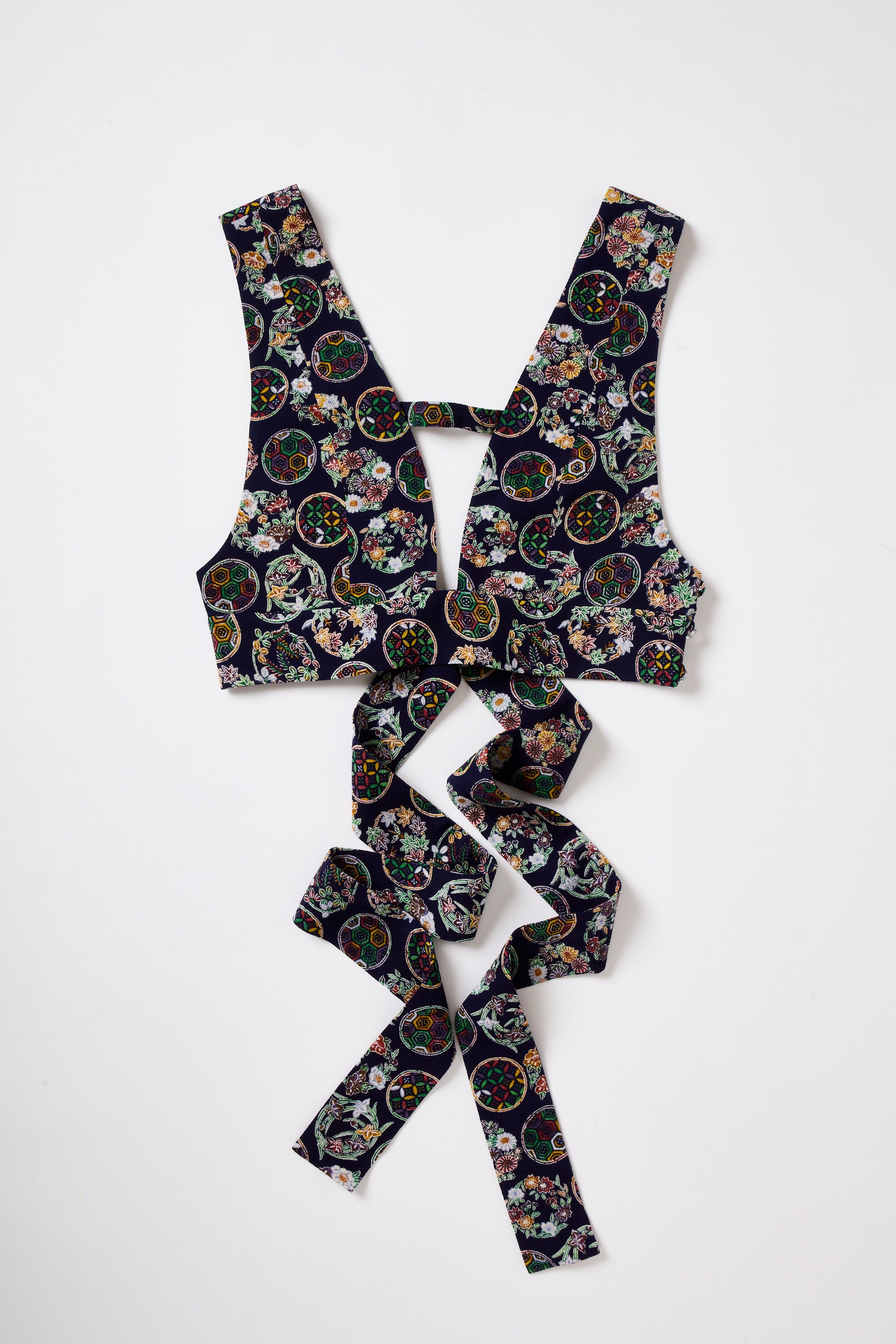 襤褸 縮緬細工 正絹ちりめん生地 多色柄 御所解に御所車 赤 31cmX50cm 縮緬細工