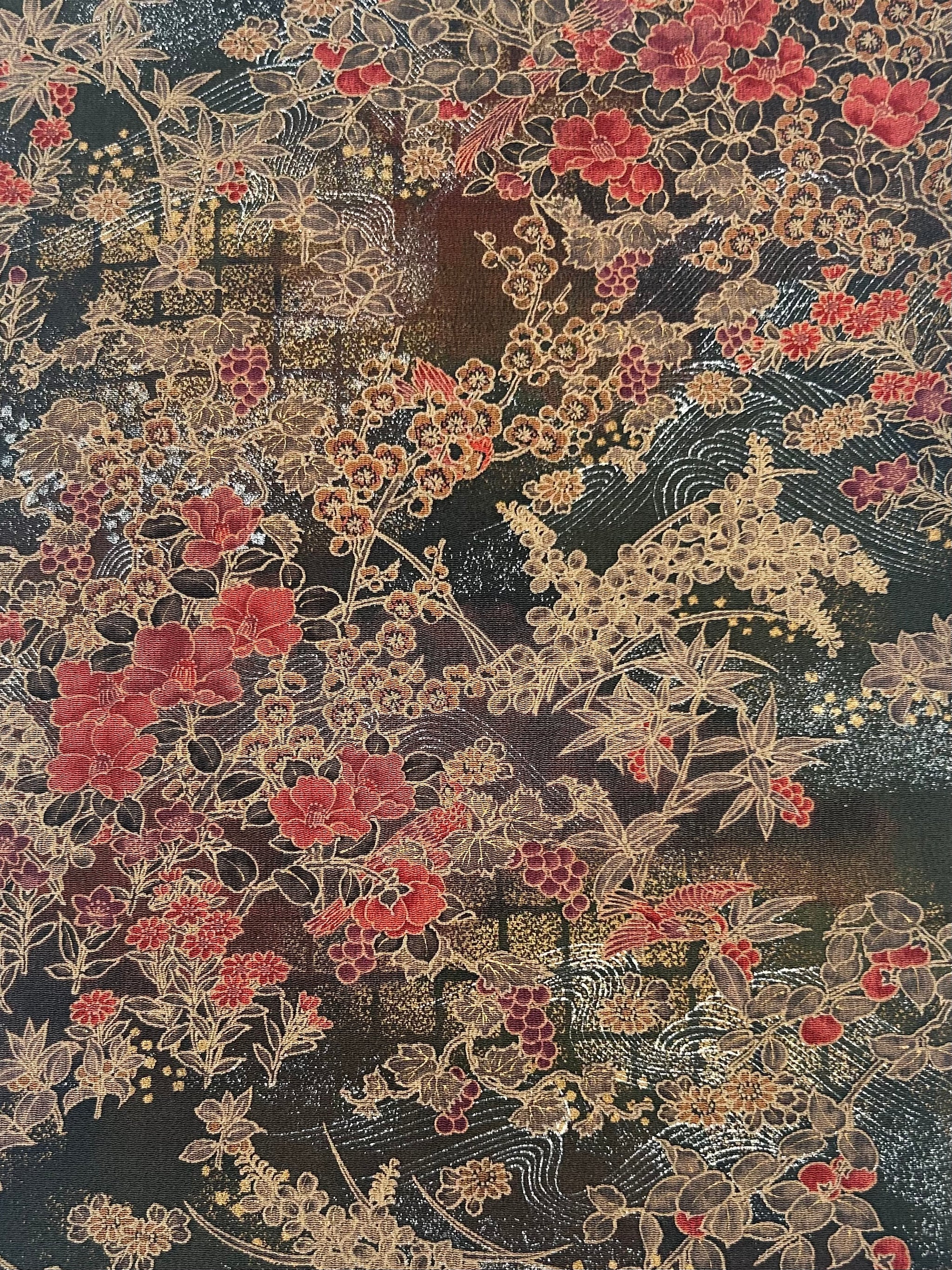 格子銀彩に椿梅葡萄絵模様 – keniamarilia