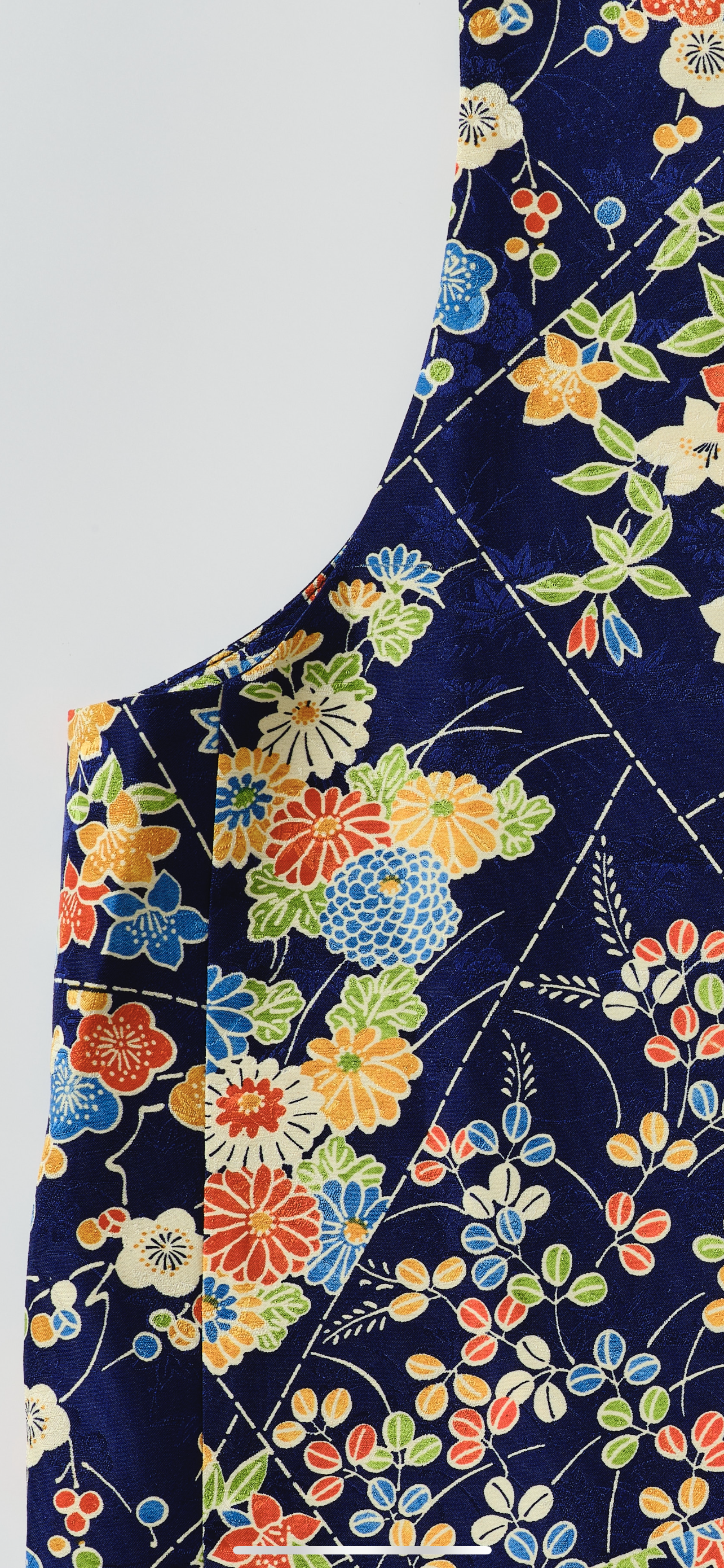 502mh23○付下げ 刺繍 桜楓文様 白鼠色 地紋入り 金銀糸 梅菊 502mh23○付下げ 刺繍 桜楓文様 白鼠色 地紋入り 金銀糸 梅菊
