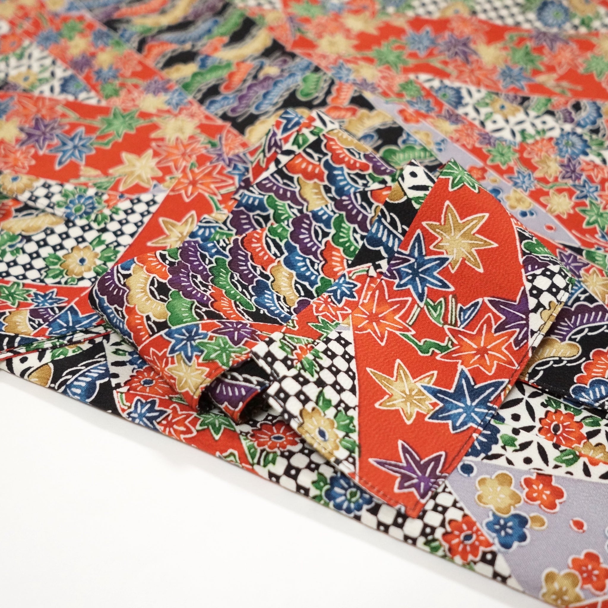 格子に花古典柄模様【シュッケニ】 – keniamarilia