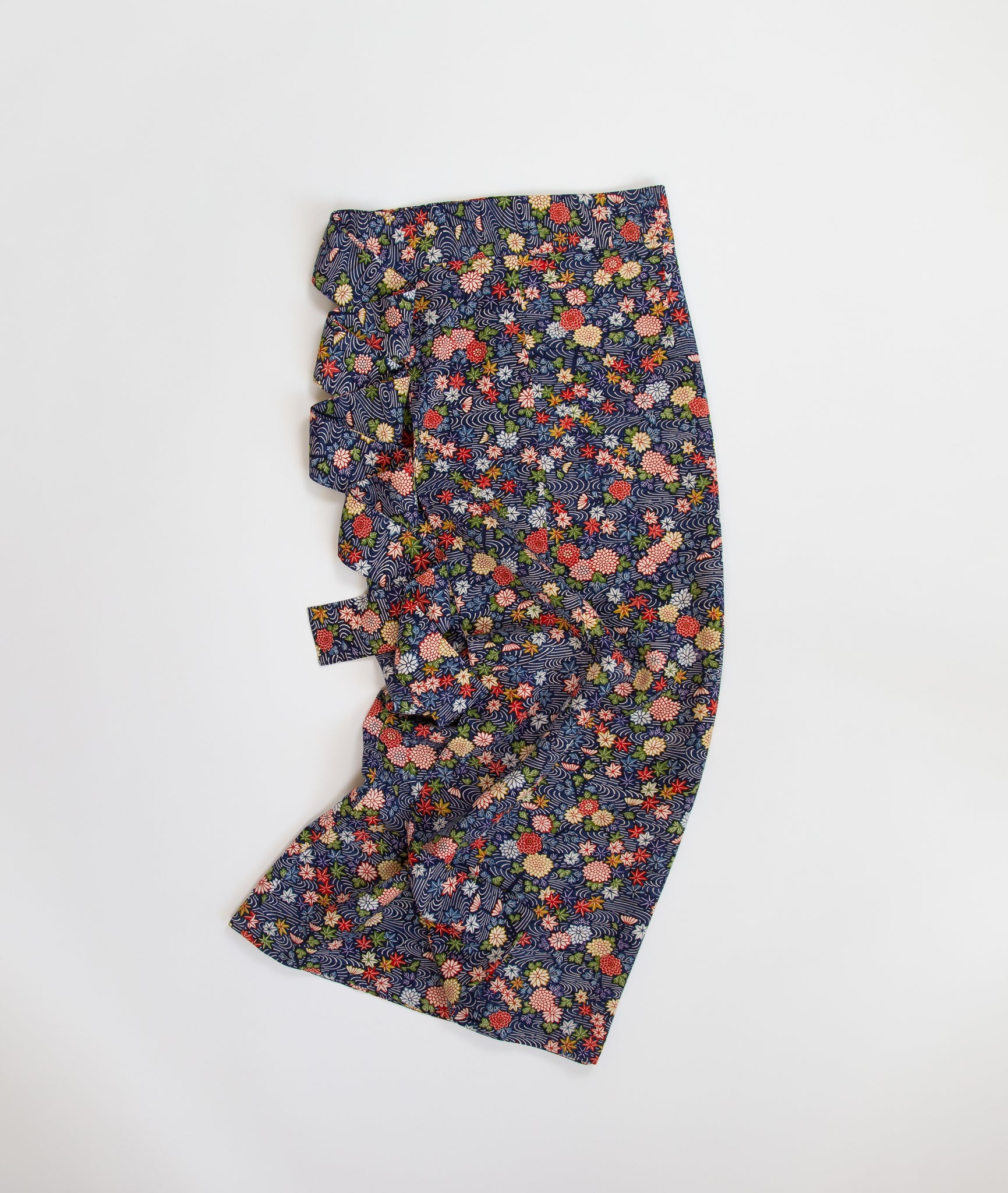 大島紬　小紋　風景模様　ヱ霞　家　菊　楓　流水 着物　055a d 大島紬 小紋 風景模様 ヱ霞 家 菊 楓 流水 着物 055a d - メルカリ